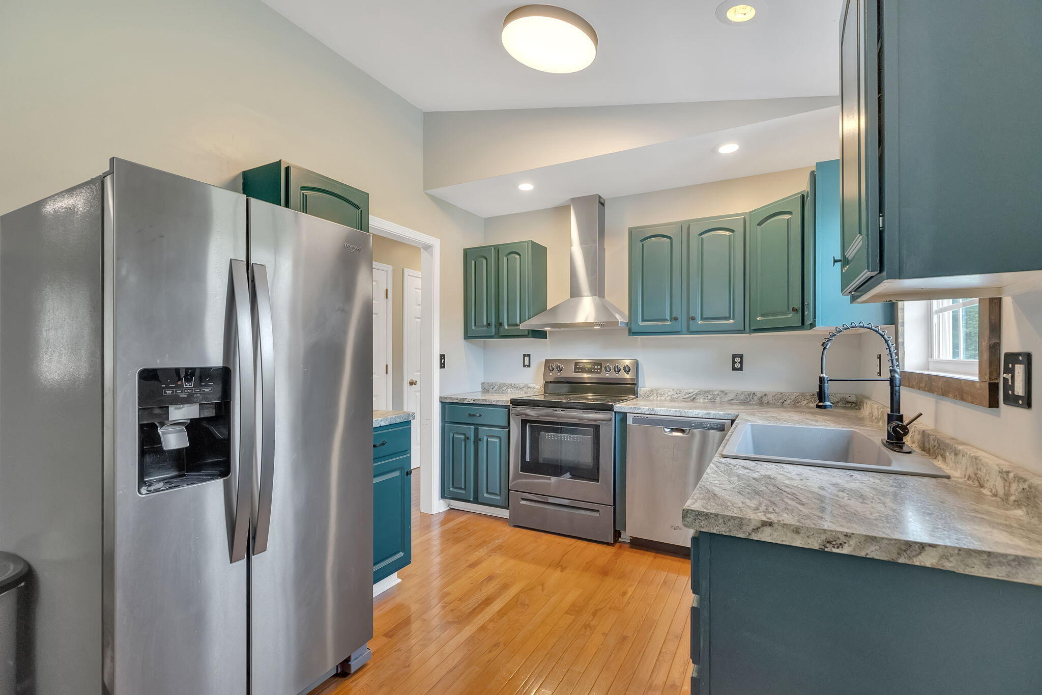 208 Mitchell Road Kingsport, TN 37663 - Photo 10 of 32 12-web-or-mls-217A8418