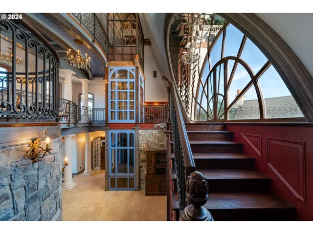 a view of an outdoor space