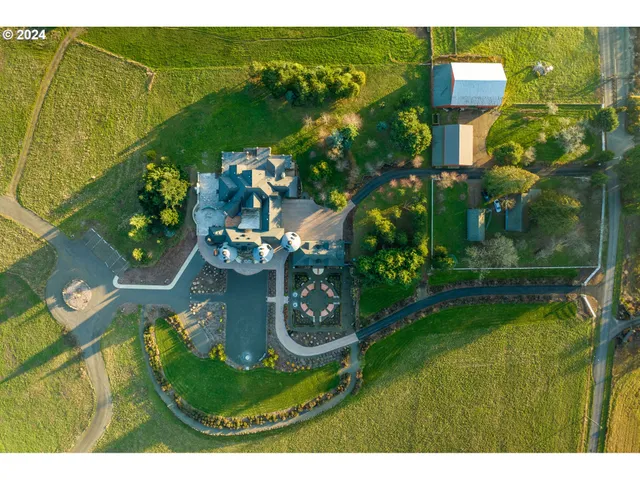 $5,650,000 | 26480 Southwest Wilken Lane, West Linn, OR 97068