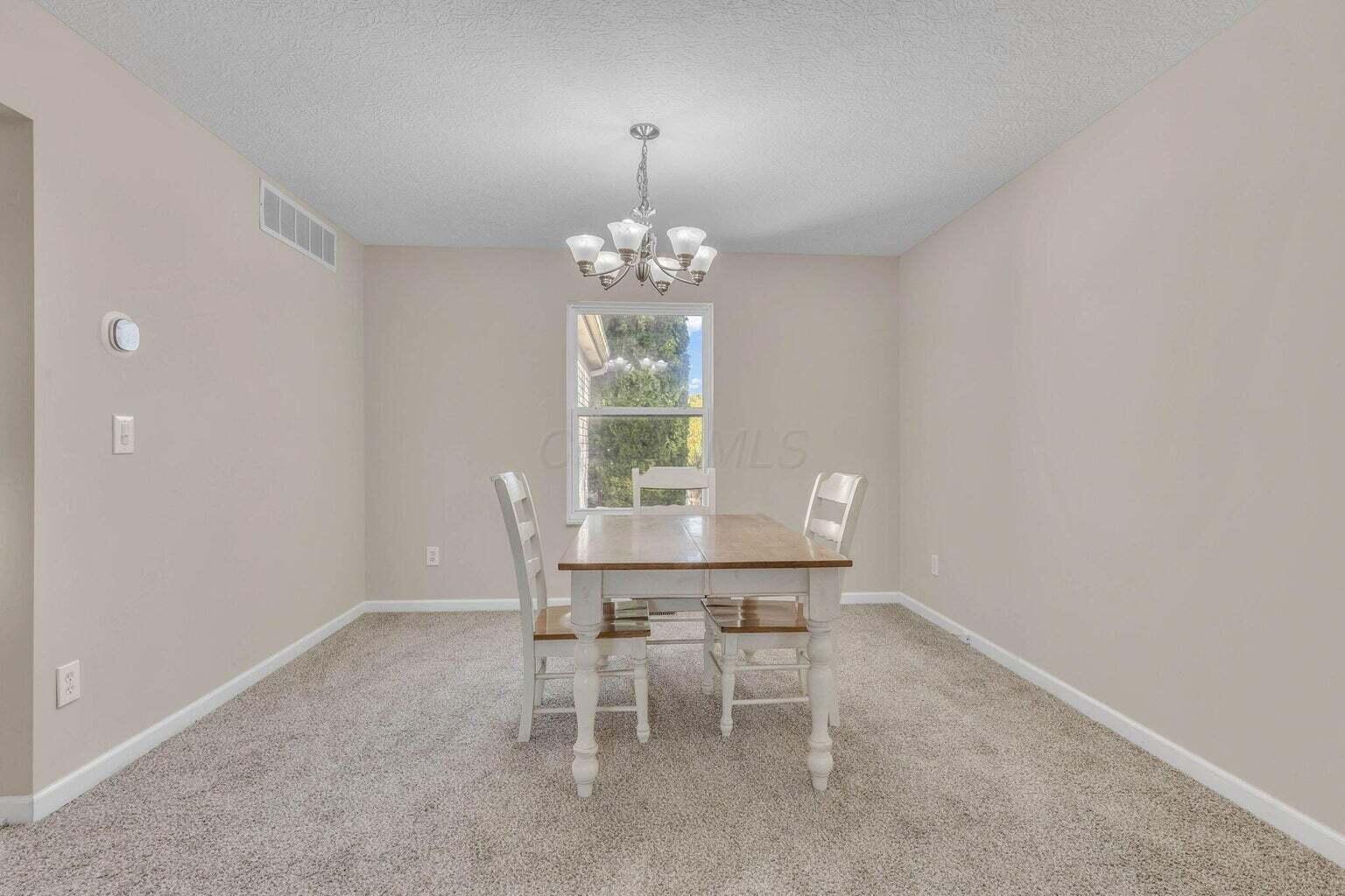 2265 Reeves Avenue Lewis Center, OH 43035 - Photo 7 of 25 Dining room