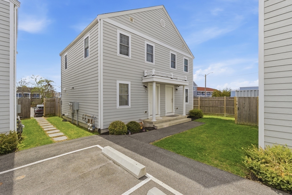 39 Pearl Street Barnstable, MA 02601 - Photo 15 of 34