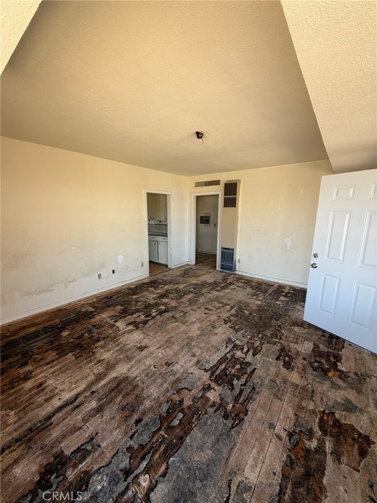 321 South Richmond Road Ridgecrest, CA 93555 - Photo 5 of 26