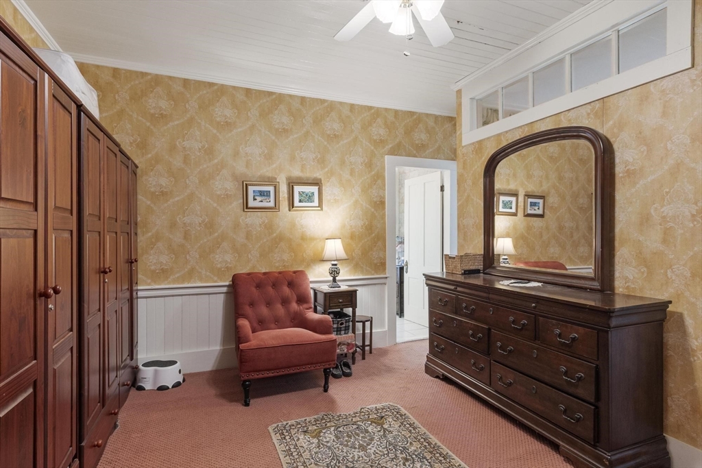 19 North Main Street Petersham, MA 01366 - Photo 24 of 38