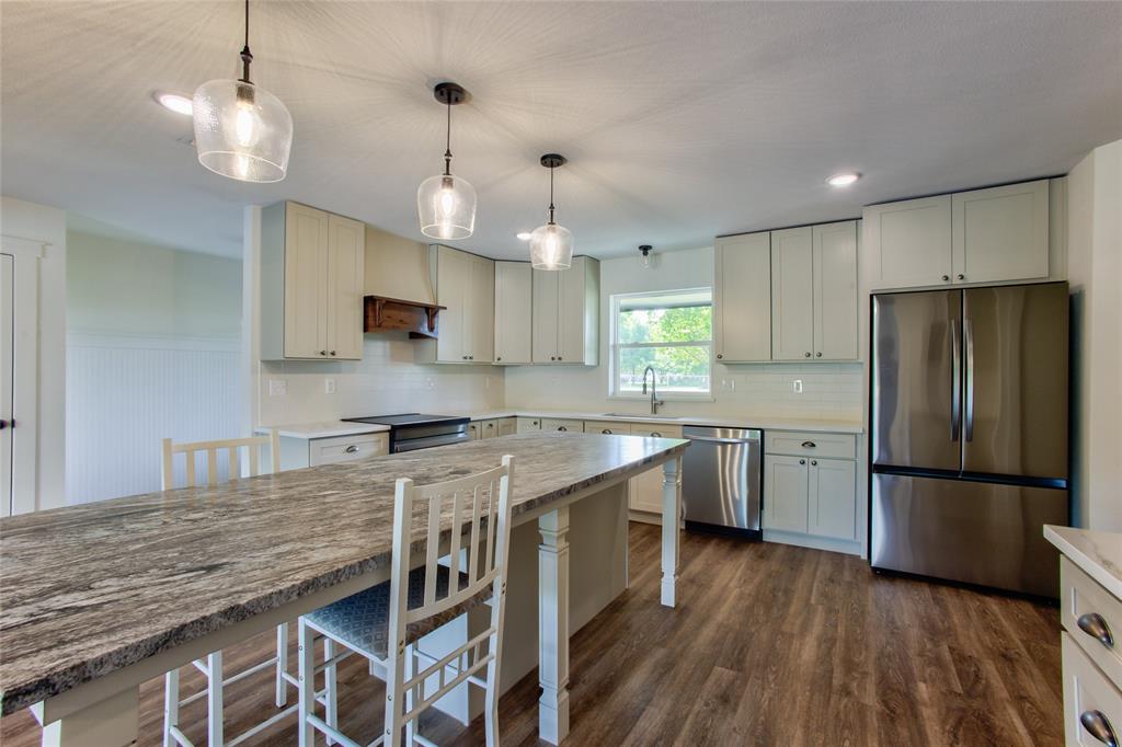 206 Americana Road Palmer, TX 75152 - Photo 10 of 40 The Massive Island provides Seating for 7.