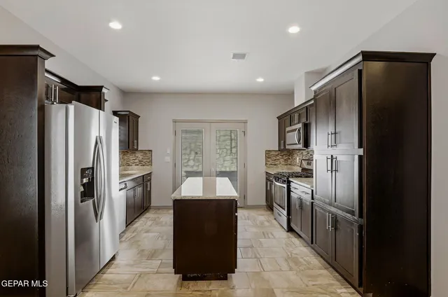 $300,000 | 465 Prime Desert Drive, El Paso, TX 79932