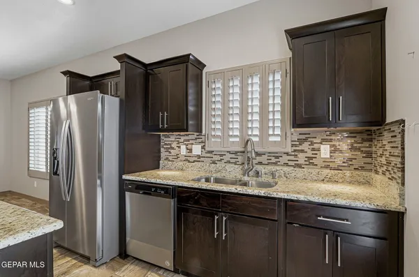 $318,000 | 465 Prime Desert Drive, El Paso, TX 79932
