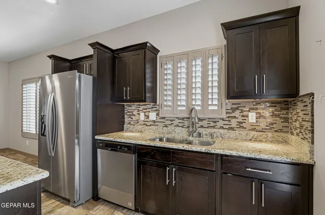 $300,000 | 465 Prime Desert Drive, El Paso, TX 79932