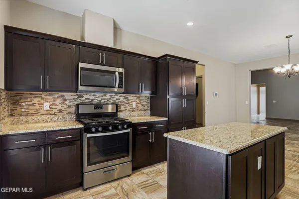 $318,000 | 465 Prime Desert Drive, El Paso, TX 79932