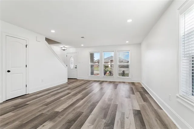 $349,000 | 8 Lake Lynn Drive, Harvey, LA 70058