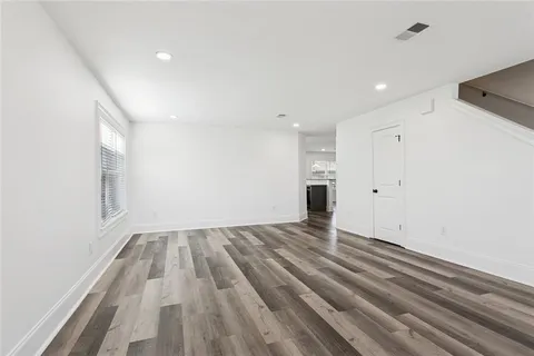 $349,000 | 8 Lake Lynn Drive, Harvey, LA 70058