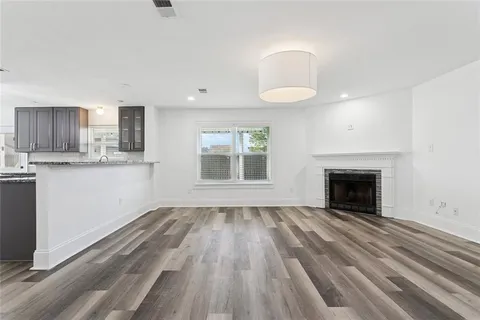 $349,000 | 8 Lake Lynn Drive, Harvey, LA 70058