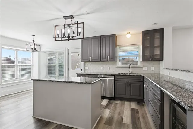 $349,000 | 8 Lake Lynn Drive, Harvey, LA 70058