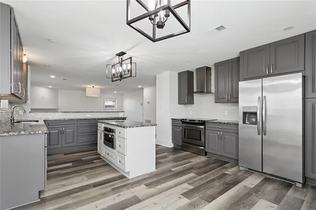 $349,000 | 8 Lake Lynn Drive, Harvey, LA 70058