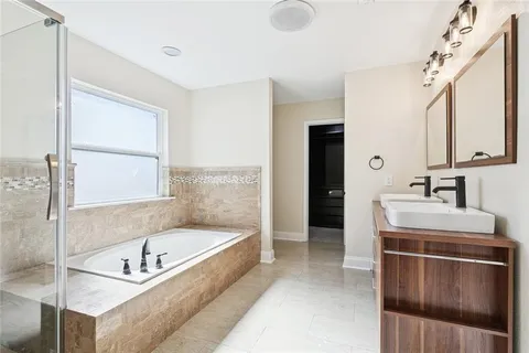 $349,000 | 8 Lake Lynn Drive, Harvey, LA 70058