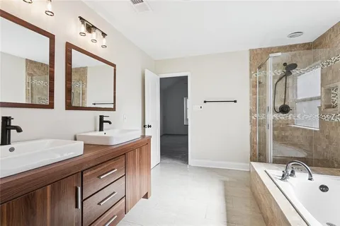 $349,000 | 8 Lake Lynn Drive, Harvey, LA 70058