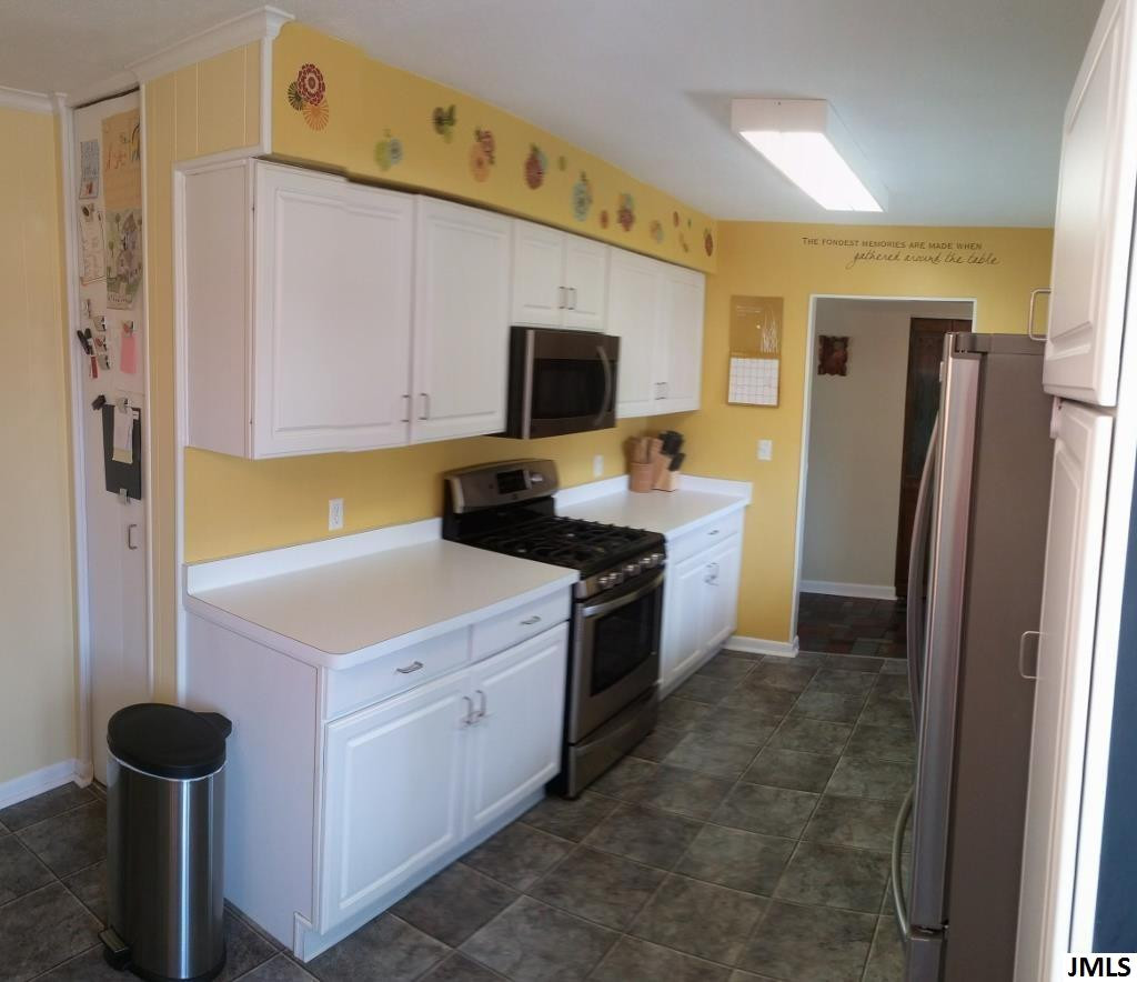2433 Smiley Way Jackson, MI 49203 - Photo 8 of 36 Photo 8