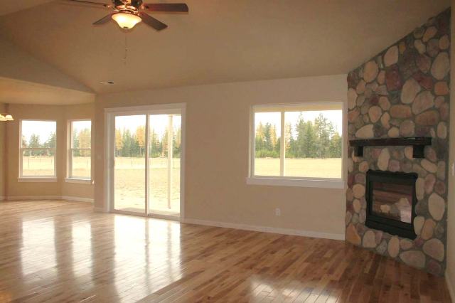 12209 East Blanchard Road Elk, WA 99009 - Photo 2 of 9 Gallery Image 2