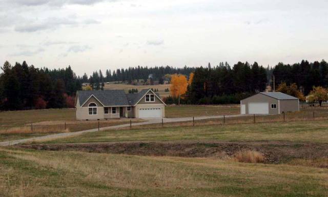 12209 East Blanchard Road Elk, WA 99009 - Photo 9 of 9 Gallery Image 9