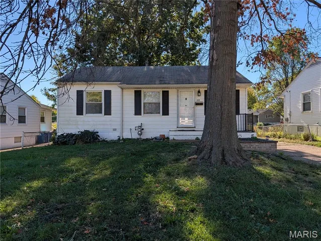 $1,195 | 432 Midlothian Road, St. Louis, MO 63137