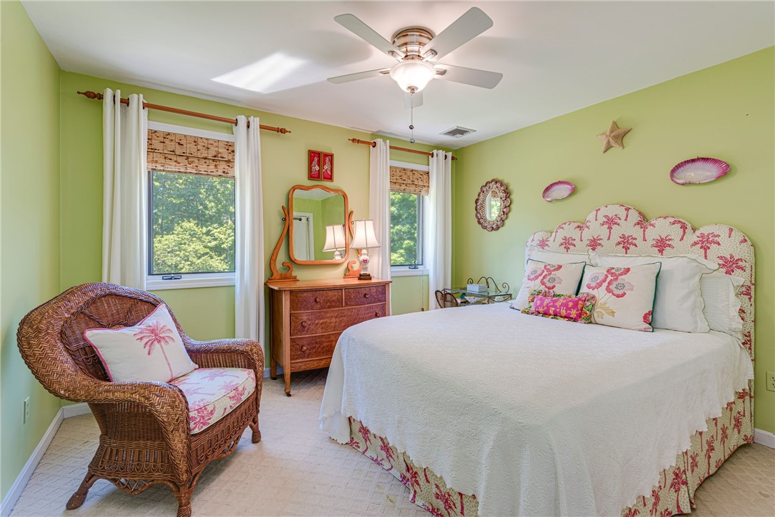 39 Brenton Road Newport, RI 02840 - Photo 21 of 40 3 of 5 Bedrooms - queen