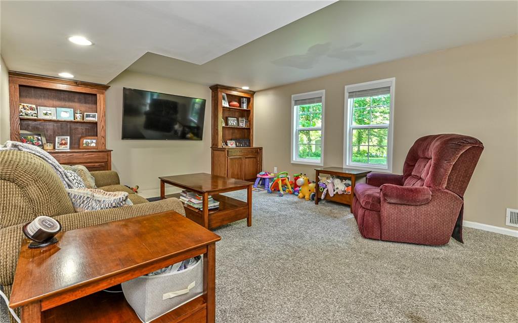 3906 Shepard Road Gibsonia, PA 15044 - Photo 4 of 25 Gallery Image 4