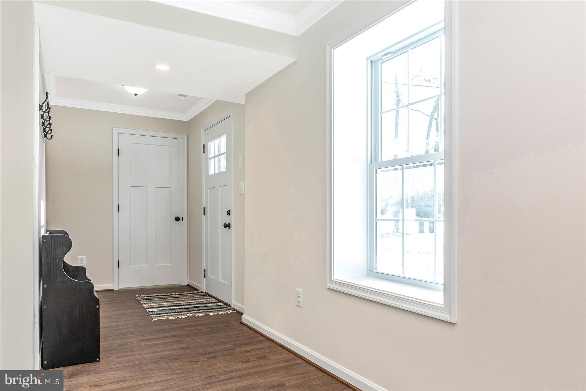 10602 Bethel Road Frederick, MD 21702 - Photo 2 of 33 Entryway