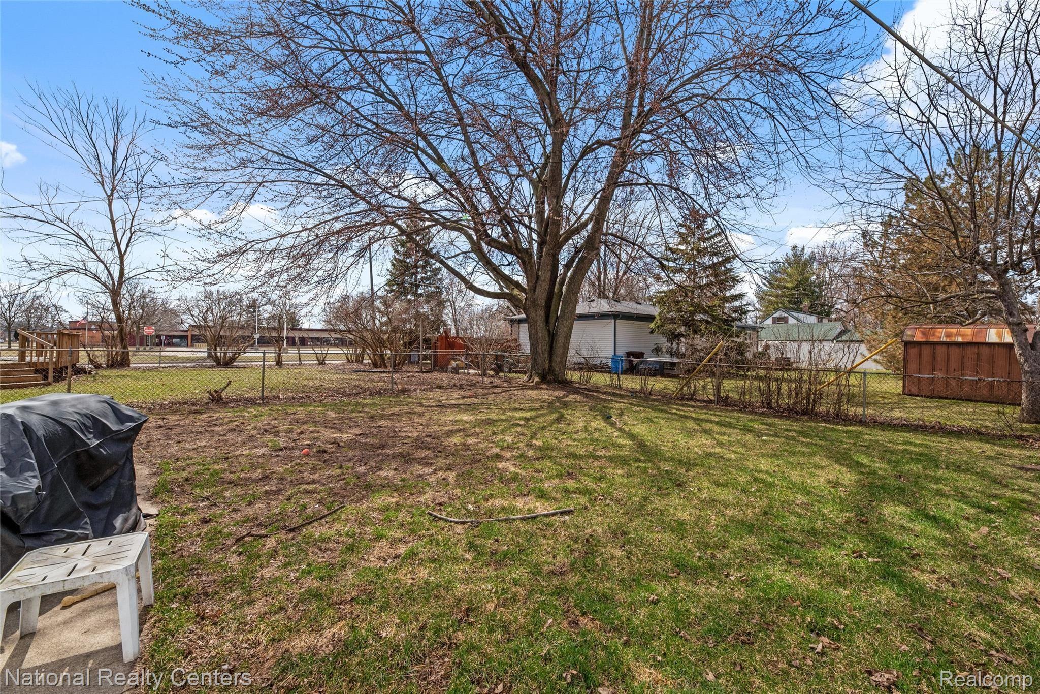 1135 Farmington Road Garden City, MI 48135 - Photo 12 of 15 DSC_4897.jpg