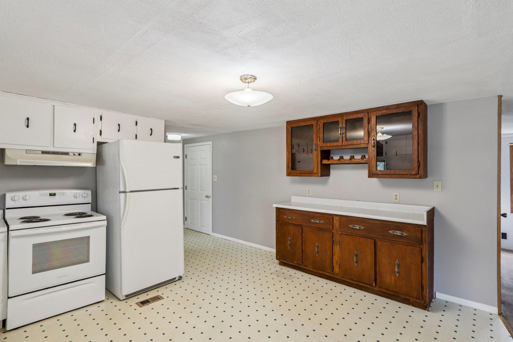 5040 Crestview Road Marshall, WI 53559 - Photo 13 of 39