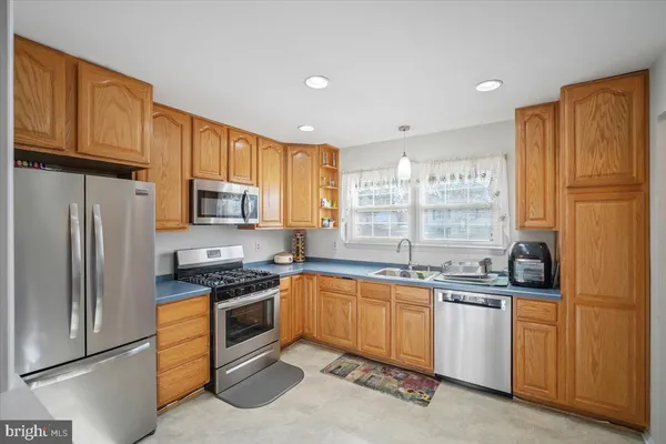 $584,900 | 8217 Mountain Laurel Lane, Gaithersburg, MD 20879