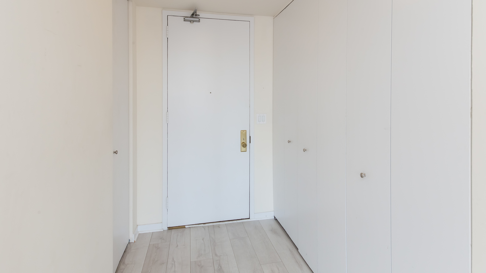 655 West Irving Park Road, Unit 1014 Chicago, IL 60613 - Photo 16 of 23 a view of a small space