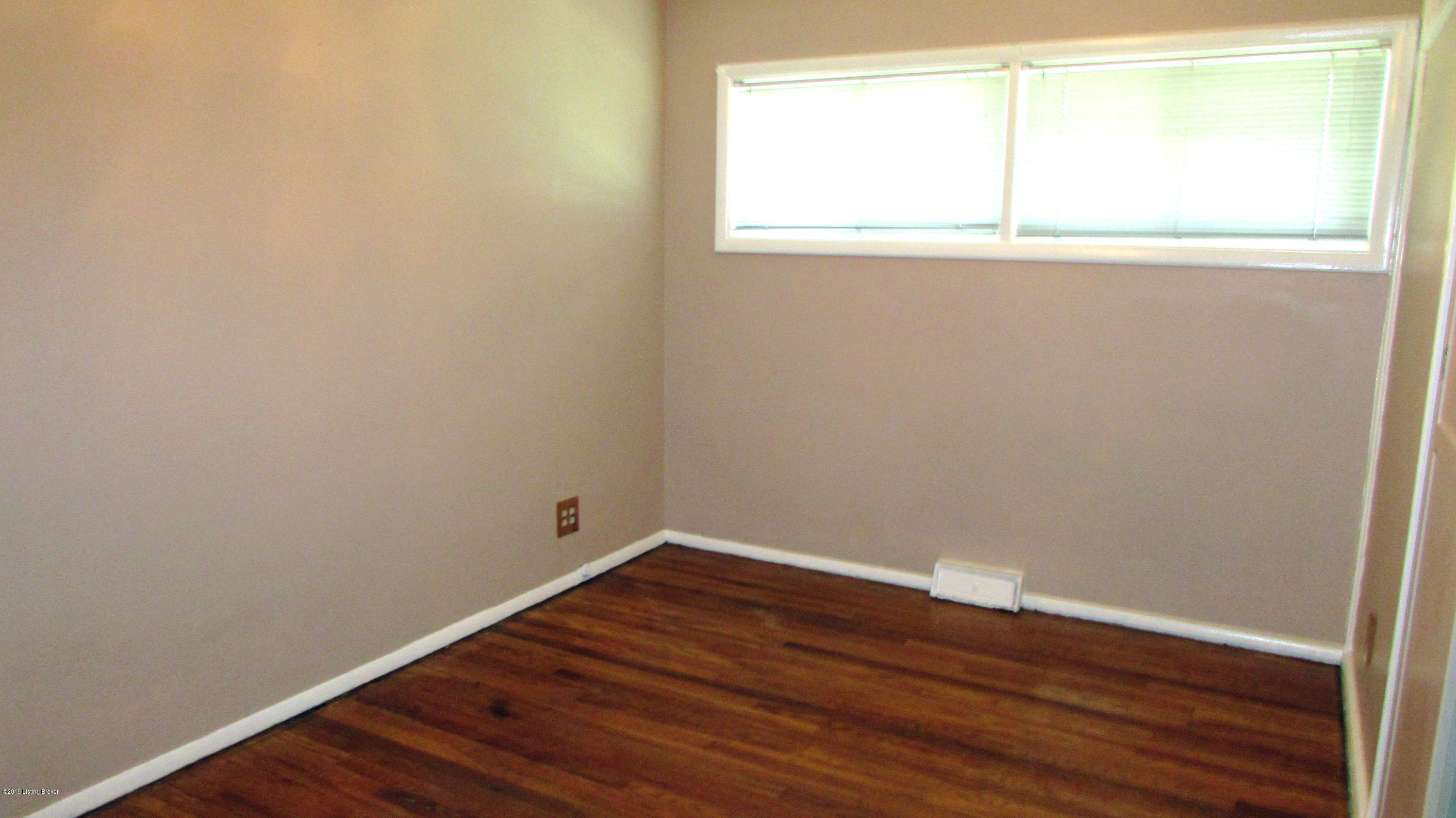 4927 Raven Road Louisville, KY 40213 - Photo 18 of 30 IMG_1184b