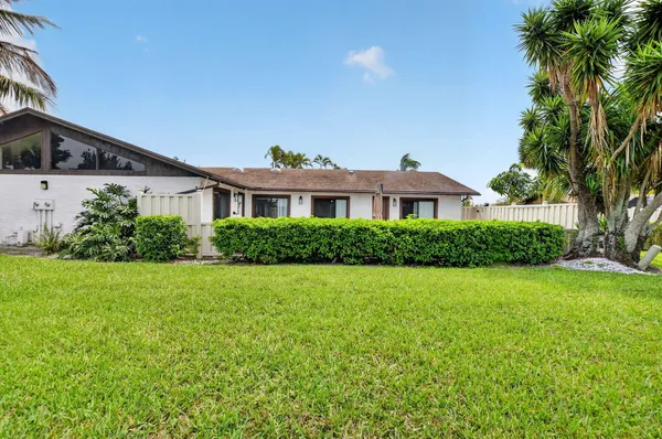 $3,500 | 9903 Boca Gardens Trail, Boca Raton, FL 33496