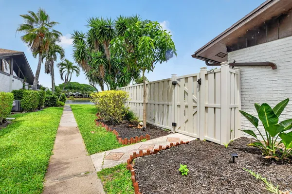 $3,500 | 9903 Boca Gardens Trail, Boca Raton, FL 33496