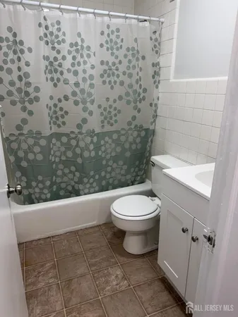 $1,800 | 76 South Adelaide Avenue, Highland Park, NJ 08904
