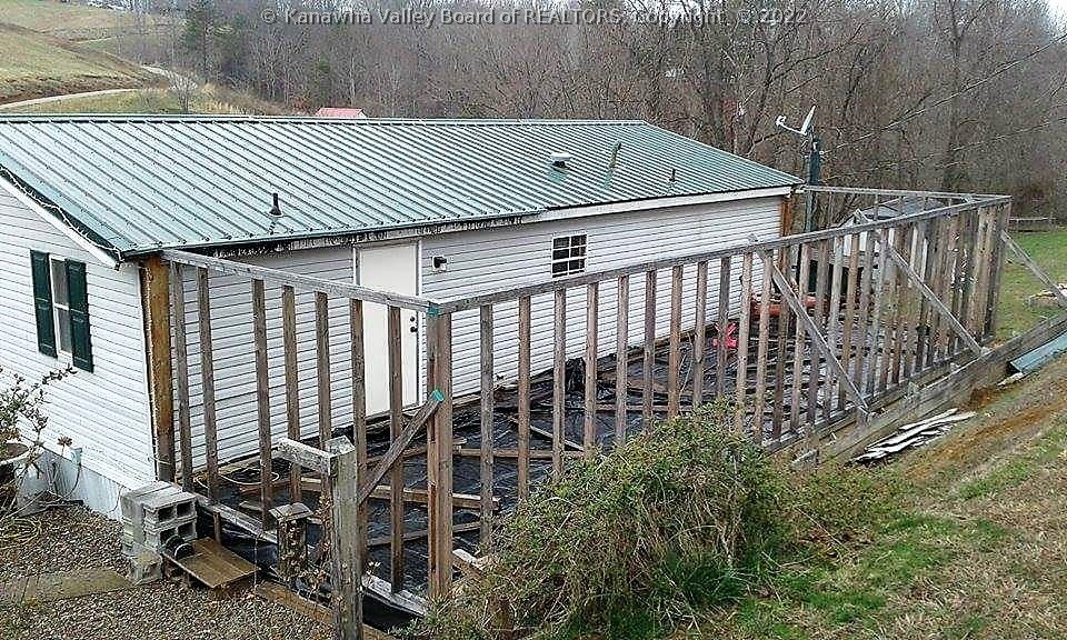 1129 Pigeon Roost Road Kenna, WV 25248 - Photo 5 of 28 Gallery Image 5