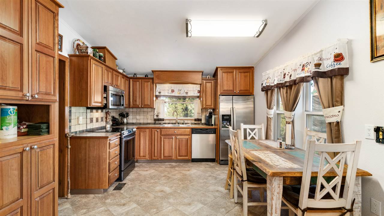 12219 East Tallman Road Chattaroy, WA 99003 - Photo 8 of 20 Gallery Image 8