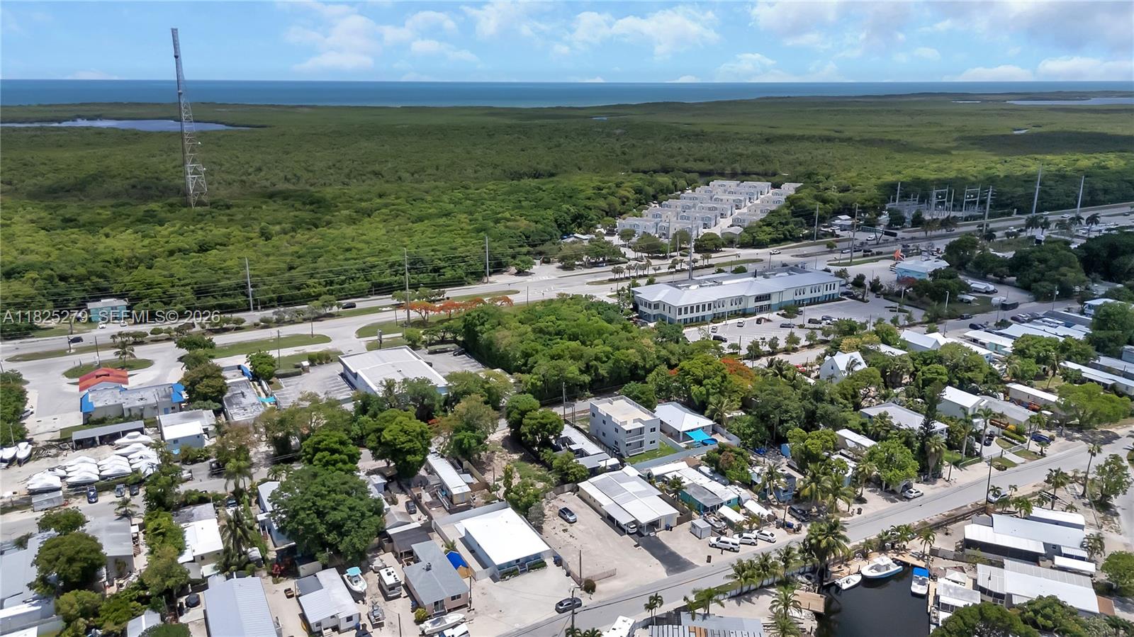 939 Plantation Road Key Largo, FL 33037 - Photo 28 of 40 a view of a city