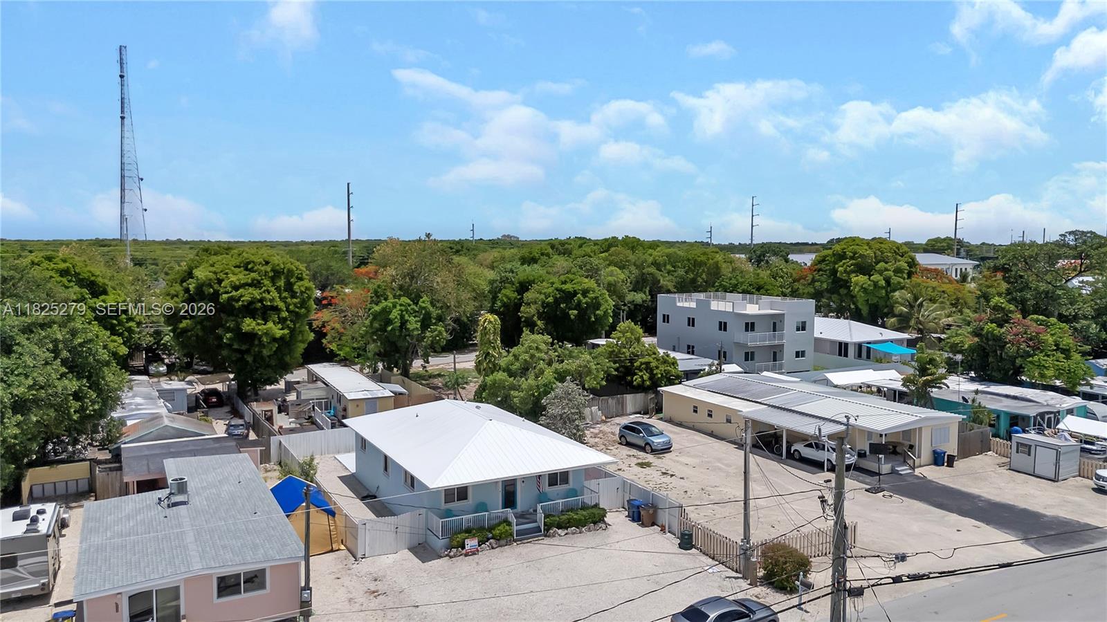 939 Plantation Road Key Largo, FL 33037 - Photo 36 of 40 a view of a patio