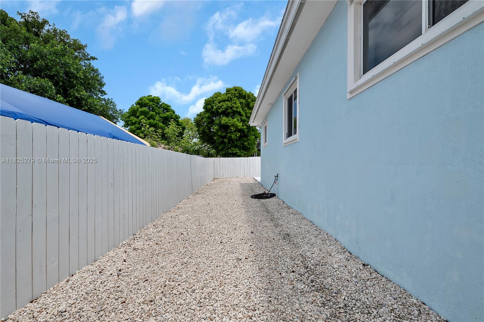 939 Plantation Road Key Largo, FL 33037 - Photo 4 of 41