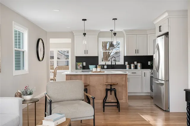 $749,900 | 137 Bayview Avenue, North Kingstown, RI 02852