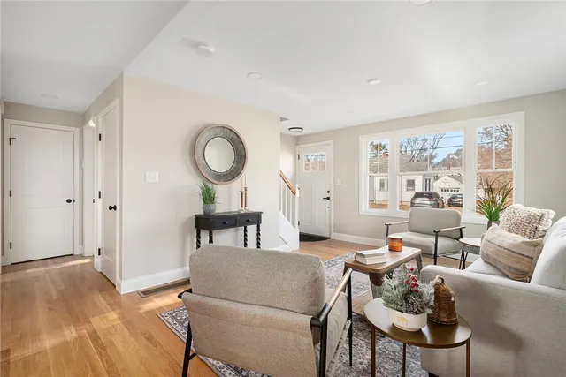 $749,900 | 137 Bayview Avenue, North Kingstown, RI 02852