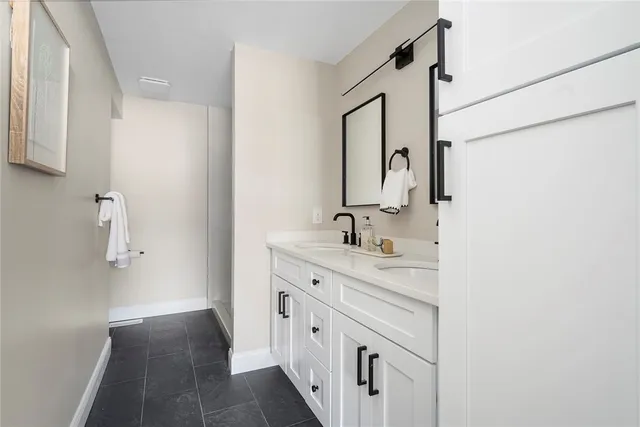 $749,900 | 137 Bayview Avenue, North Kingstown, RI 02852