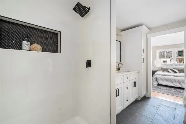 $749,900 | 137 Bayview Avenue, North Kingstown, RI 02852