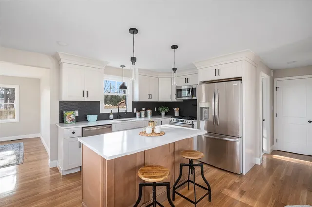 $749,900 | 137 Bayview Avenue, North Kingstown, RI 02852