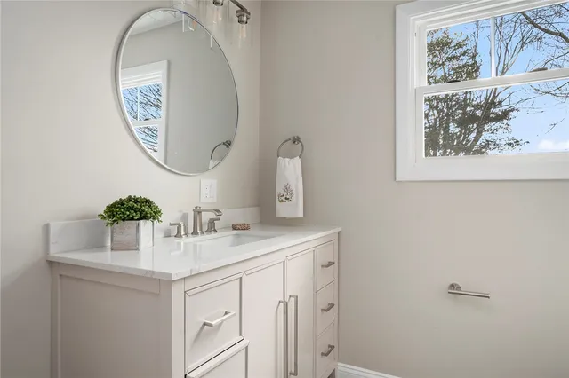 $749,900 | 137 Bayview Avenue, North Kingstown, RI 02852