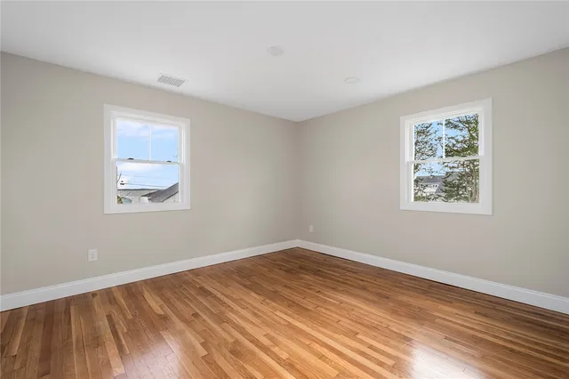 $749,900 | 137 Bayview Avenue, North Kingstown, RI 02852