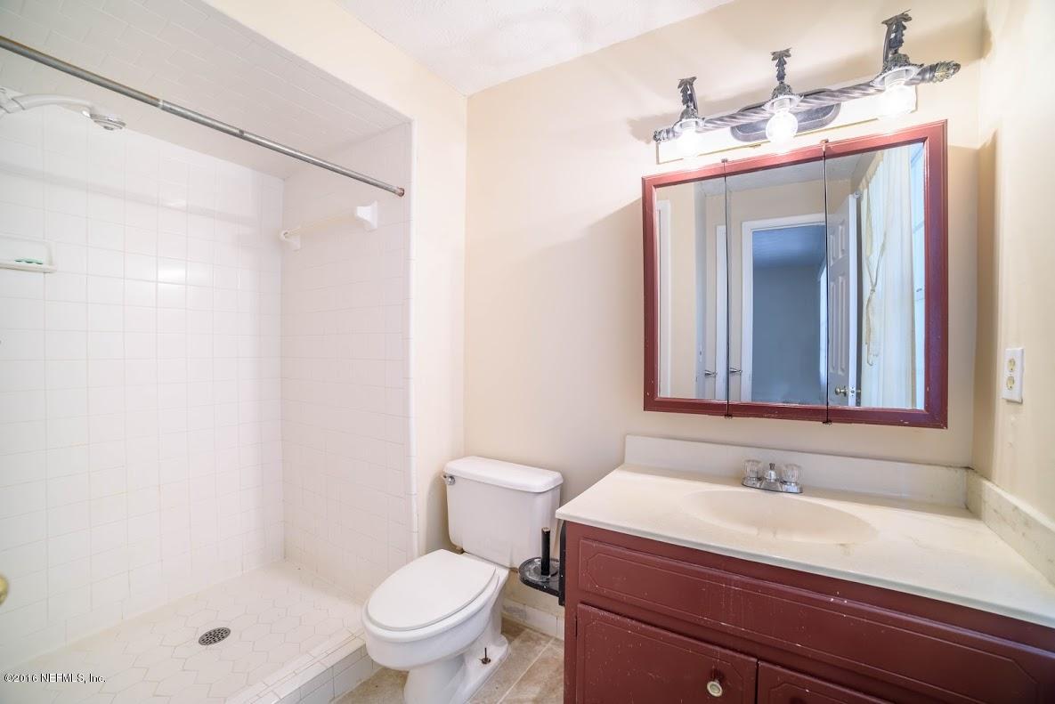 3888 Raintree Road Jacksonville, FL 32277 - Photo 13 of 26 5. Master Bath