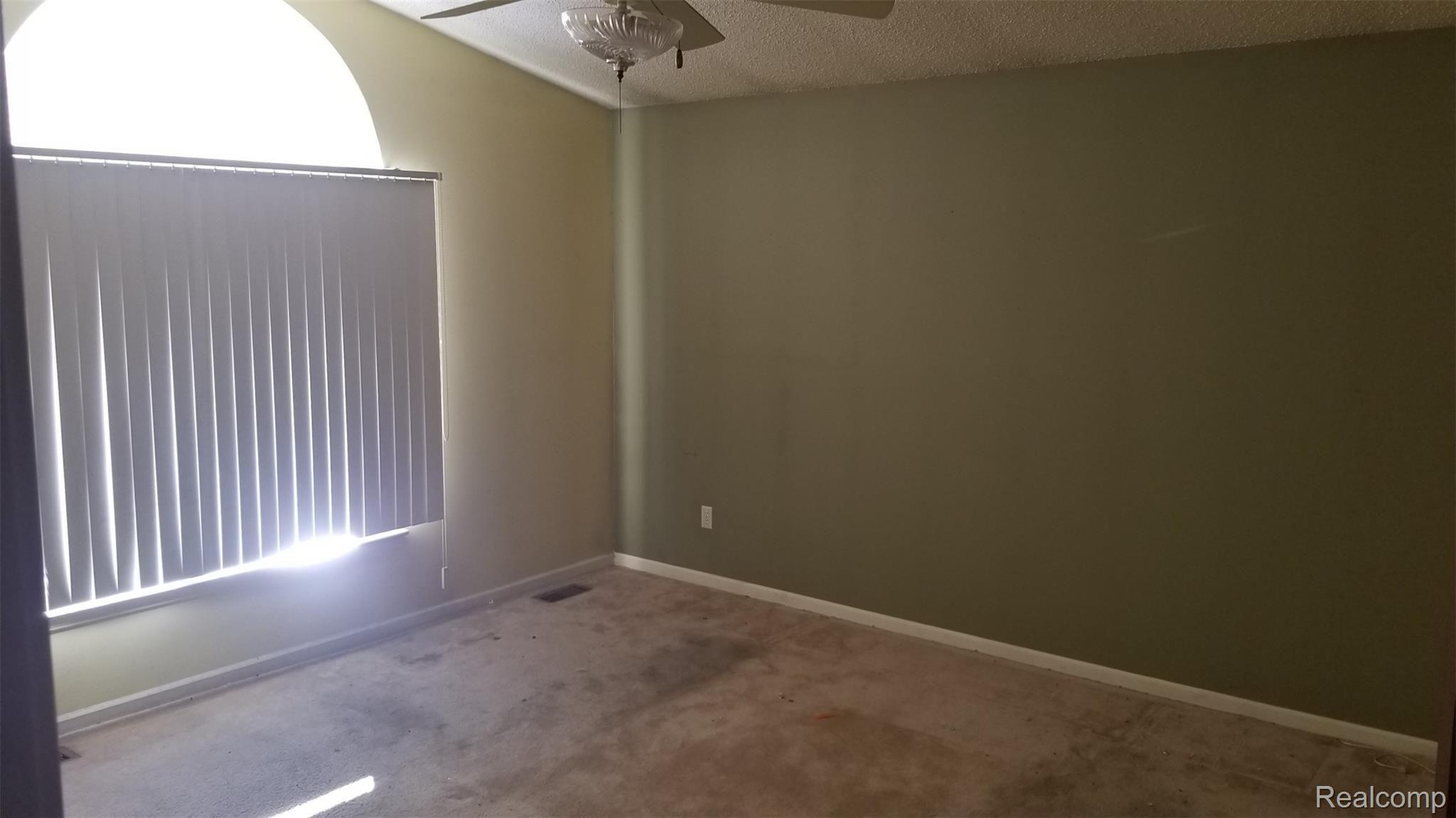 2431 Cranbrook Road Canton, MI 48188 - Photo 9 of 13 20191112_094359.jpg