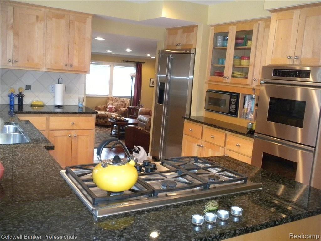 668 Half Moon Road Bloomfield Hills, MI 48301 - Photo 8 of 21 KITCHEN