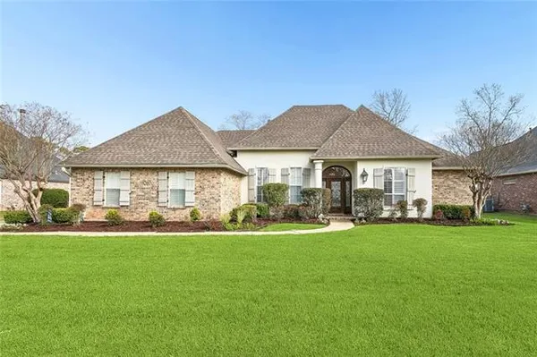 $779,000 | 537 Evergreen Drive, Mandeville, LA 70448